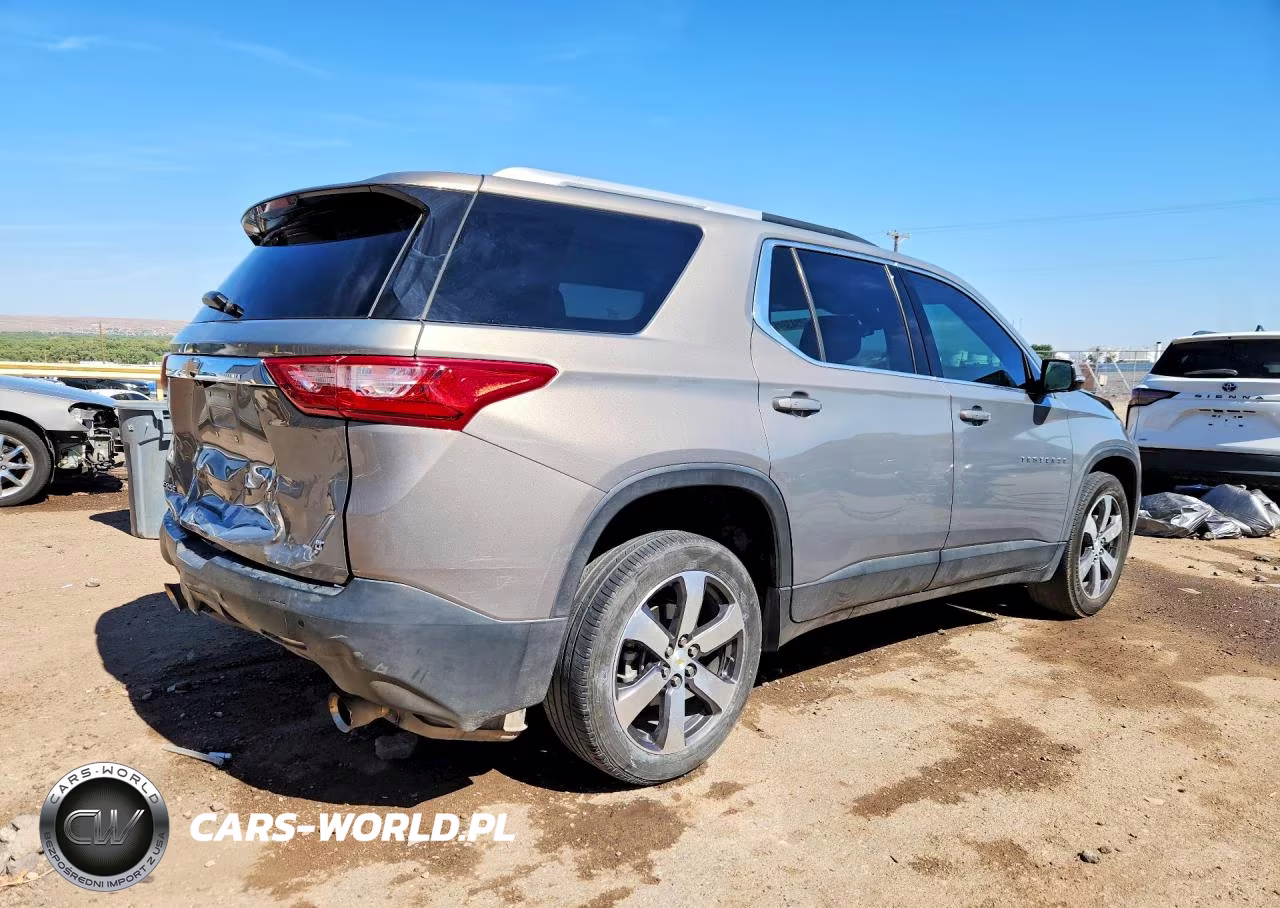 2018 Chevrolet Traverse Lt VIN:1GNERHKW2JJ147807 - 3