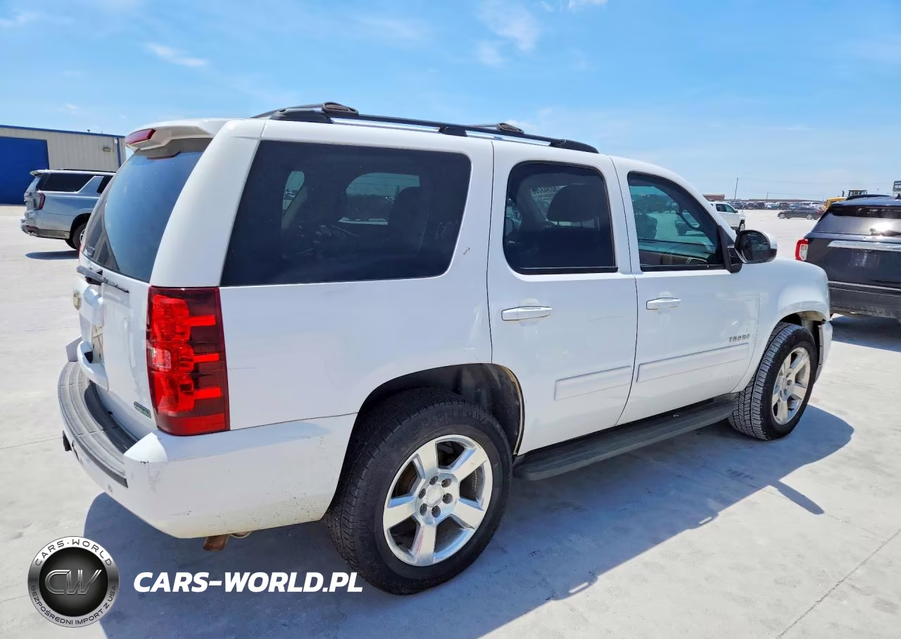 2011 Chevrolet Tahoe VIN:1GNSCAE05BR249429 - 3