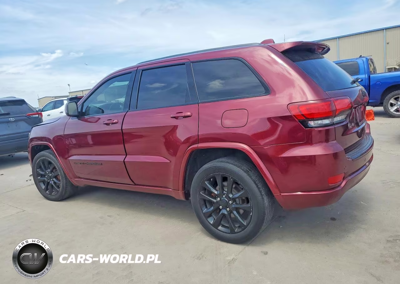 2018 Jeep Grand Cherokee Laredo VIN:1C4RJEAG9JC216619 - 2