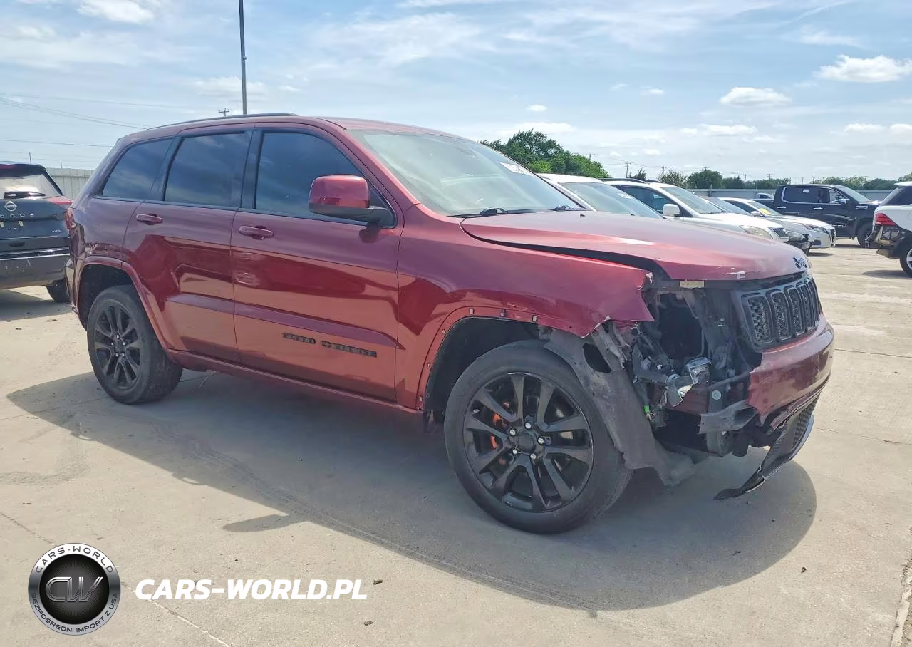 2018 Jeep Grand Cherokee Laredo VIN:1C4RJEAG9JC216619 - 4