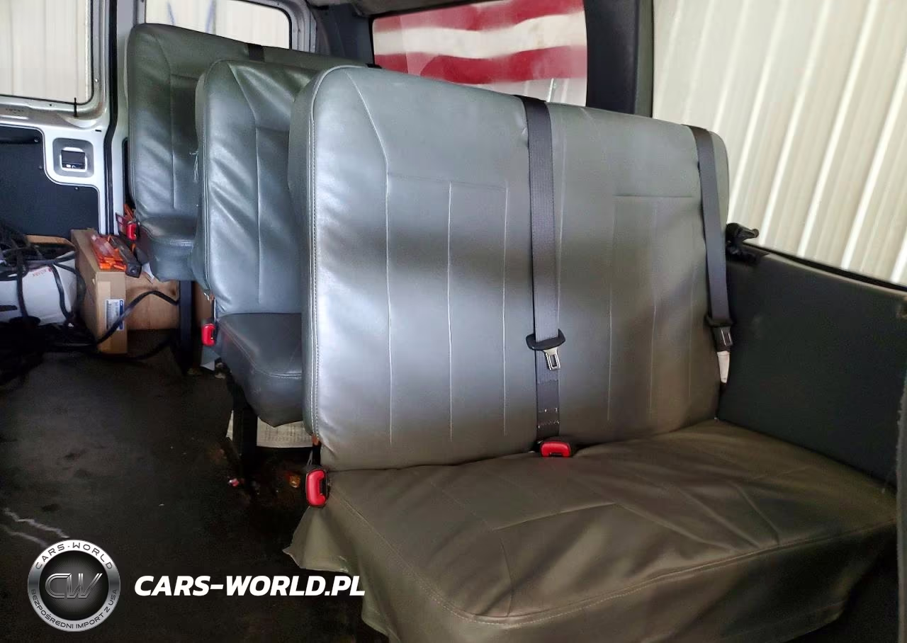 2011 Ford Econoline E250 Van VIN:1FTCE2EL2BDA55381 - 11