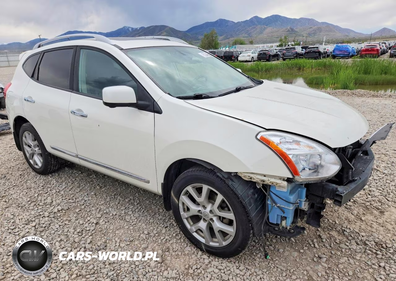 2012 Nissan Rogue S VIN:JN8AS5MVXCW370136 - 4