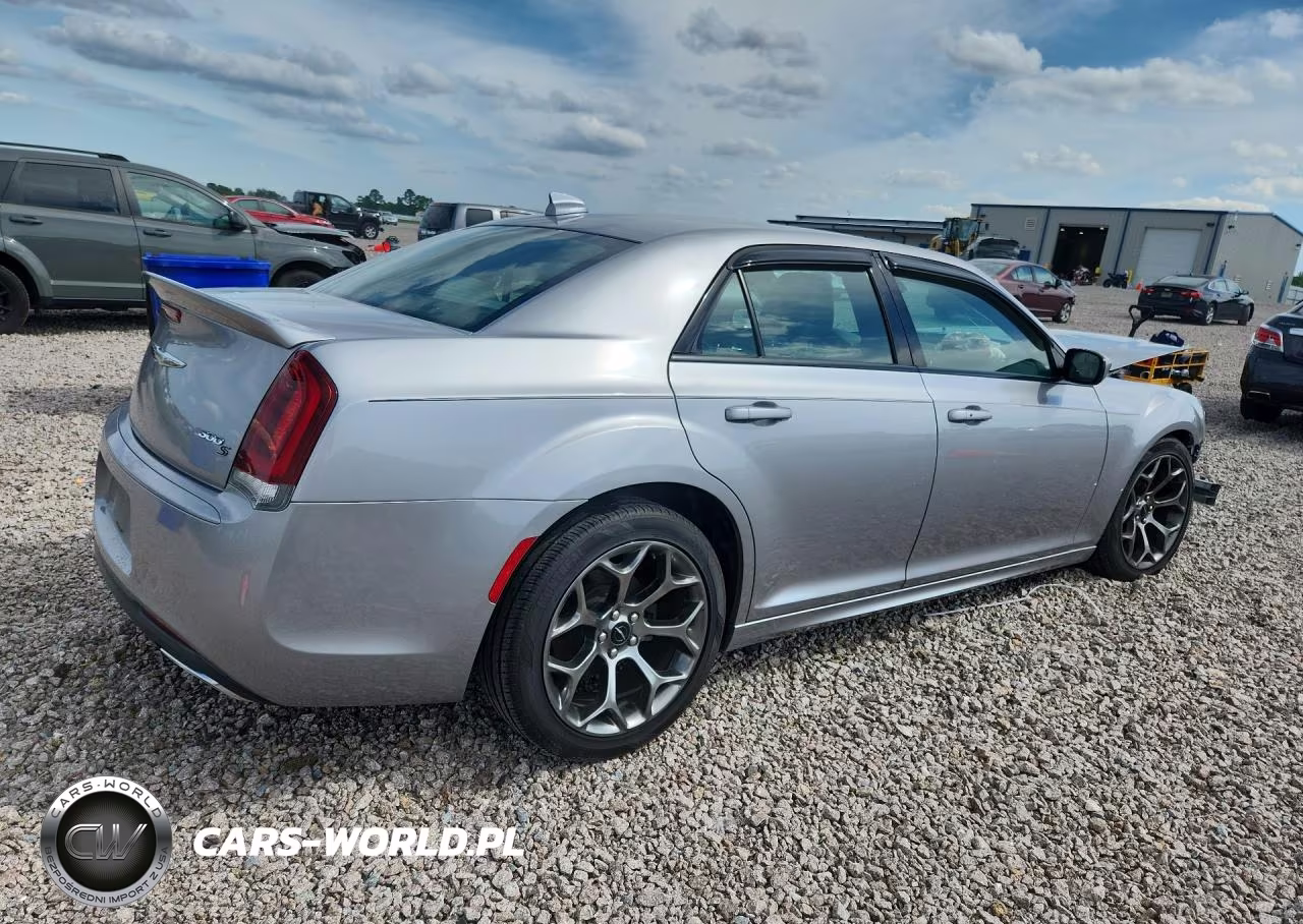 2018 Chrysler 300 S VIN:2C3CCABG4JH222577 - 3