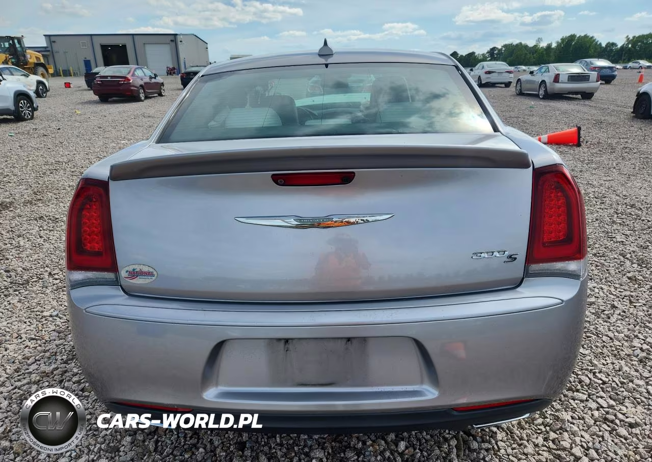 2018 Chrysler 300 S VIN:2C3CCABG4JH222577 - 6