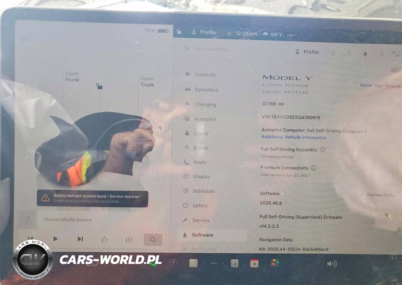 2025 Tesla Model Y VIN:7SAYGDEEXSA369916 - 9