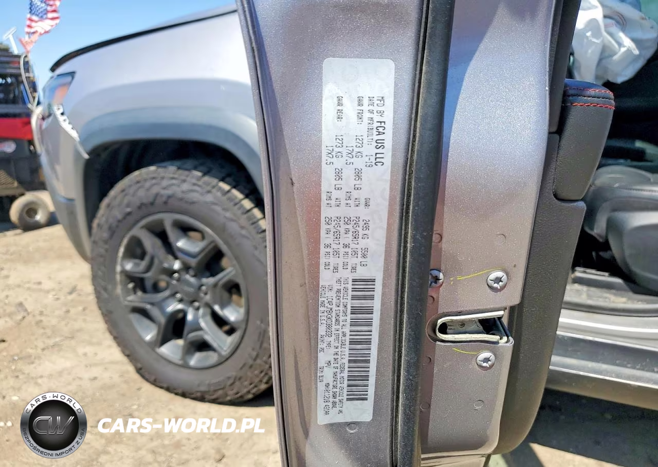 2019 Jeep Cherokee Trailhawk VIN:1C4PJMBX3KD380332 - 13