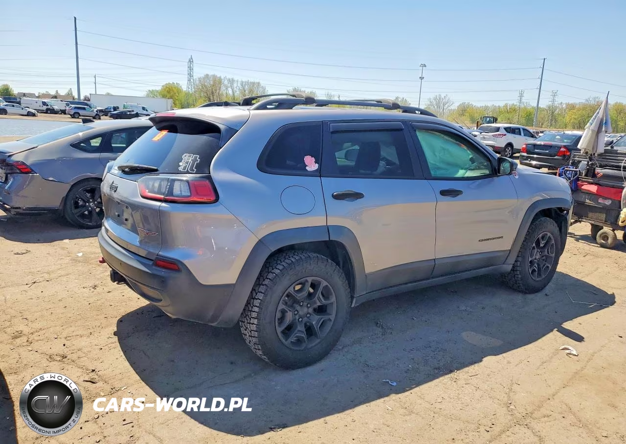 2019 Jeep Cherokee Trailhawk VIN:1C4PJMBX3KD380332 - 3