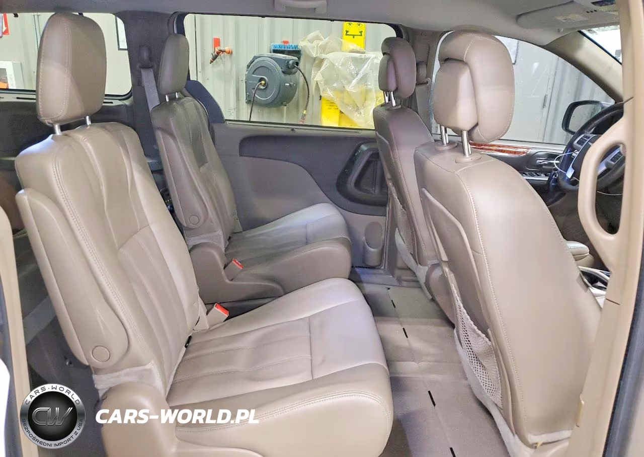 2014 Chrysler Town & Country Touring L VIN:2C4RC1CG4ER233969 - 11