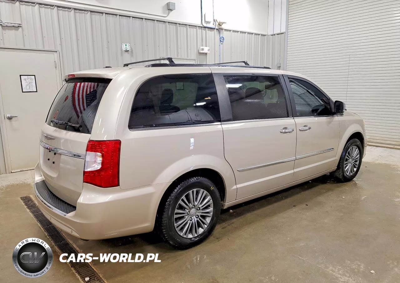2014 Chrysler Town & Country Touring L VIN:2C4RC1CG4ER233969 - 3