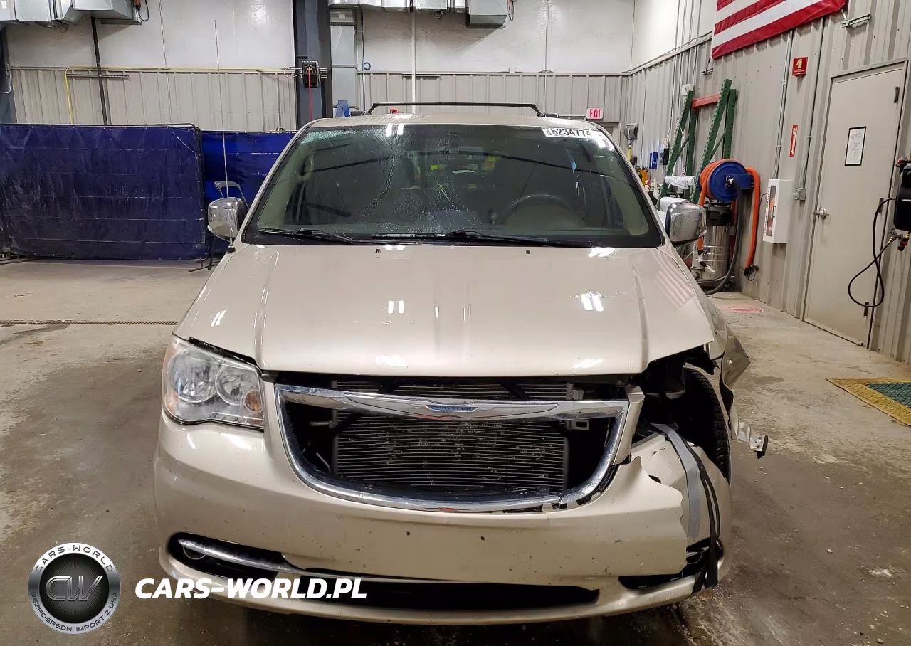2014 Chrysler Town & Country Touring L VIN:2C4RC1CG4ER233969 - 5