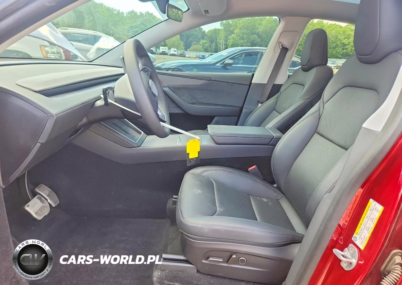 2026 Tesla Model Y VIN:7SAYGDEE9TF558304 - 7