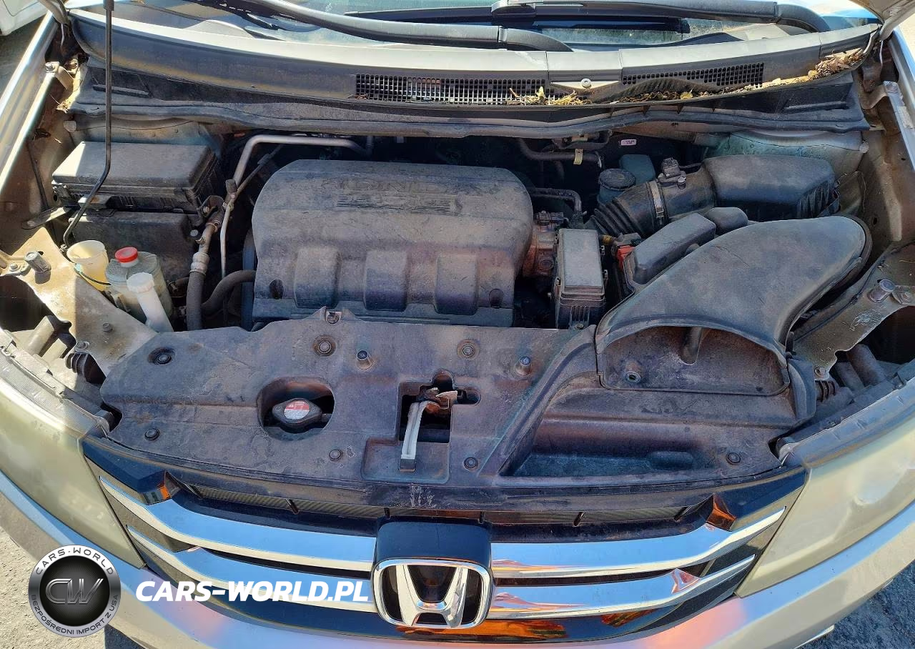 2014 Honda Odyssey Touring VIN:5FNRL5H91EB040840 - 12
