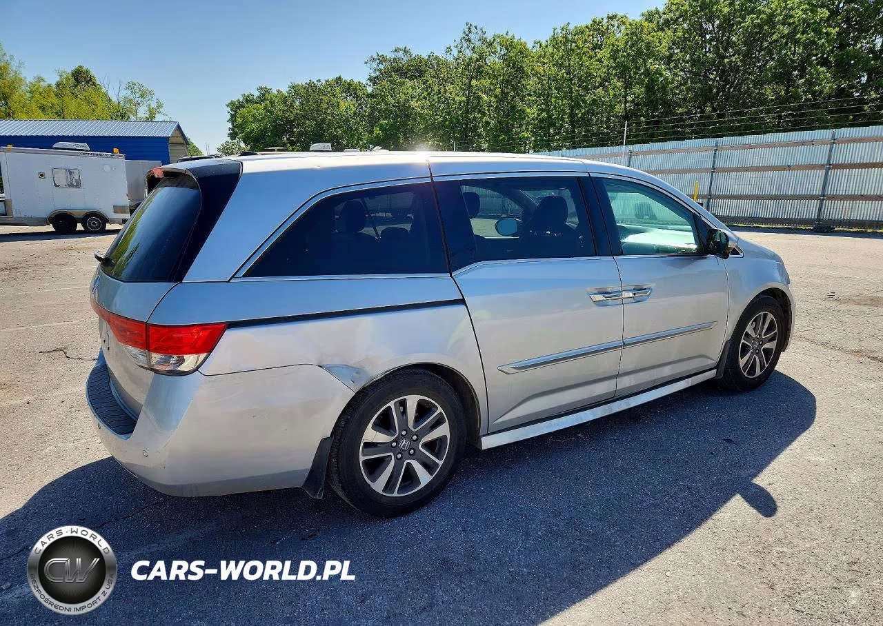 2014 Honda Odyssey Touring VIN:5FNRL5H91EB040840 - 3