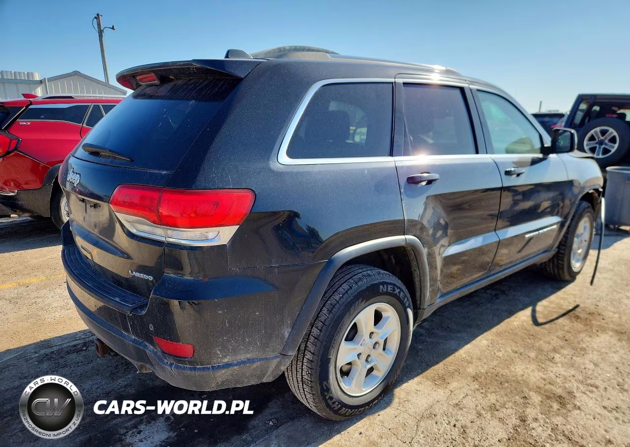 2017 Jeep Grand Cherokee Laredo VIN:1C4RJFAG3HC630558 - 3