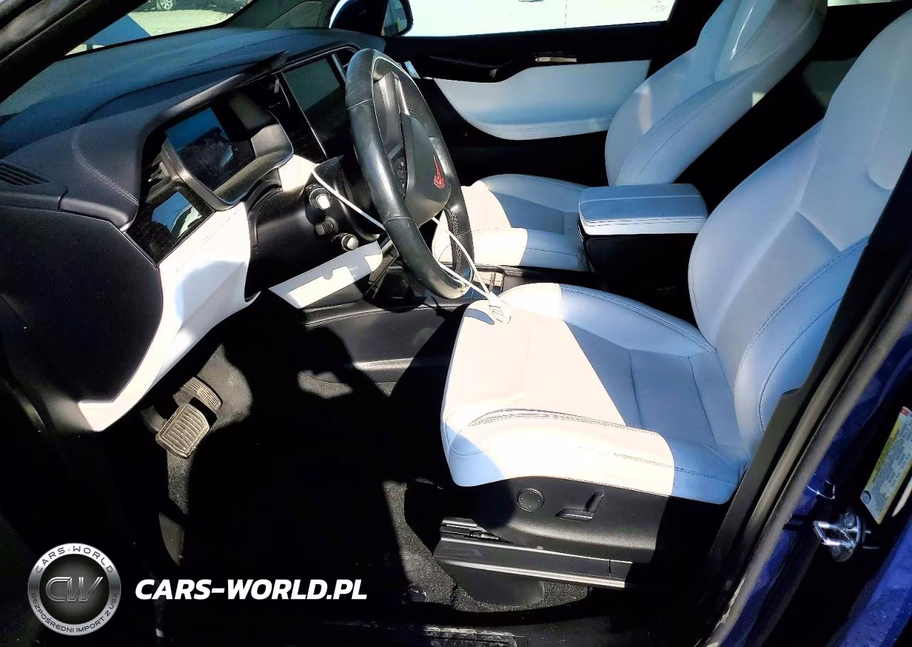 2019 Tesla Model X VIN:5YJXCAE27KF152626 - 7