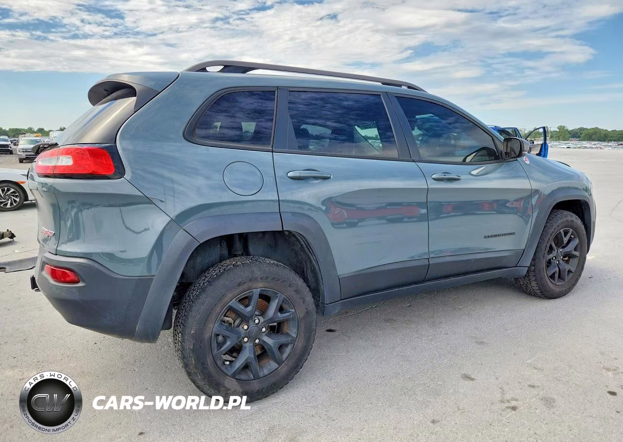 2015 Jeep Cherokee Trailhawk VIN:1C4PJMBS3FW609946 - 3