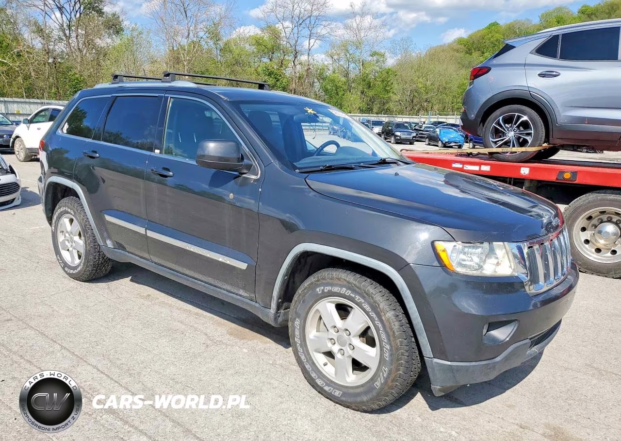 2011 Jeep Grand Cherokee Laredo VIN:1J4RR4GG0BC546171 - 4