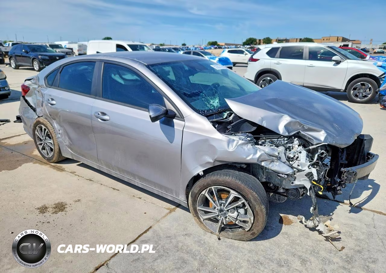 2023 Kia Forte Lxs VIN:3KPF24AD3PE606455 - 4
