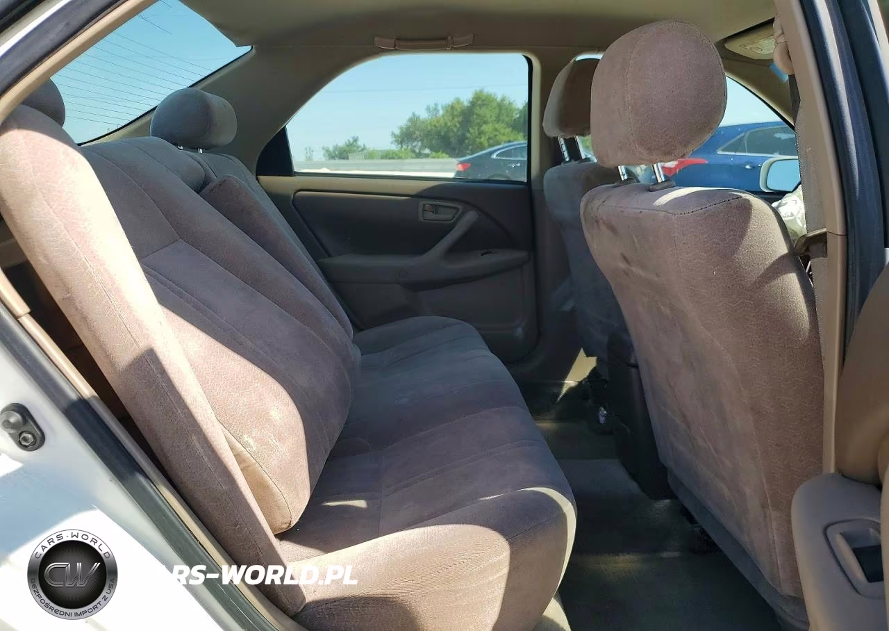 1999 Toyota Camry Le VIN:JT2BG22K6X0277284 - 10