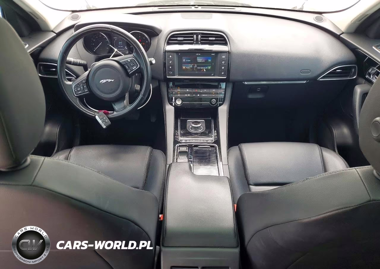 2018 Jaguar F-Pace Premium VIN:SADCJ2GX2JA236903 - 8