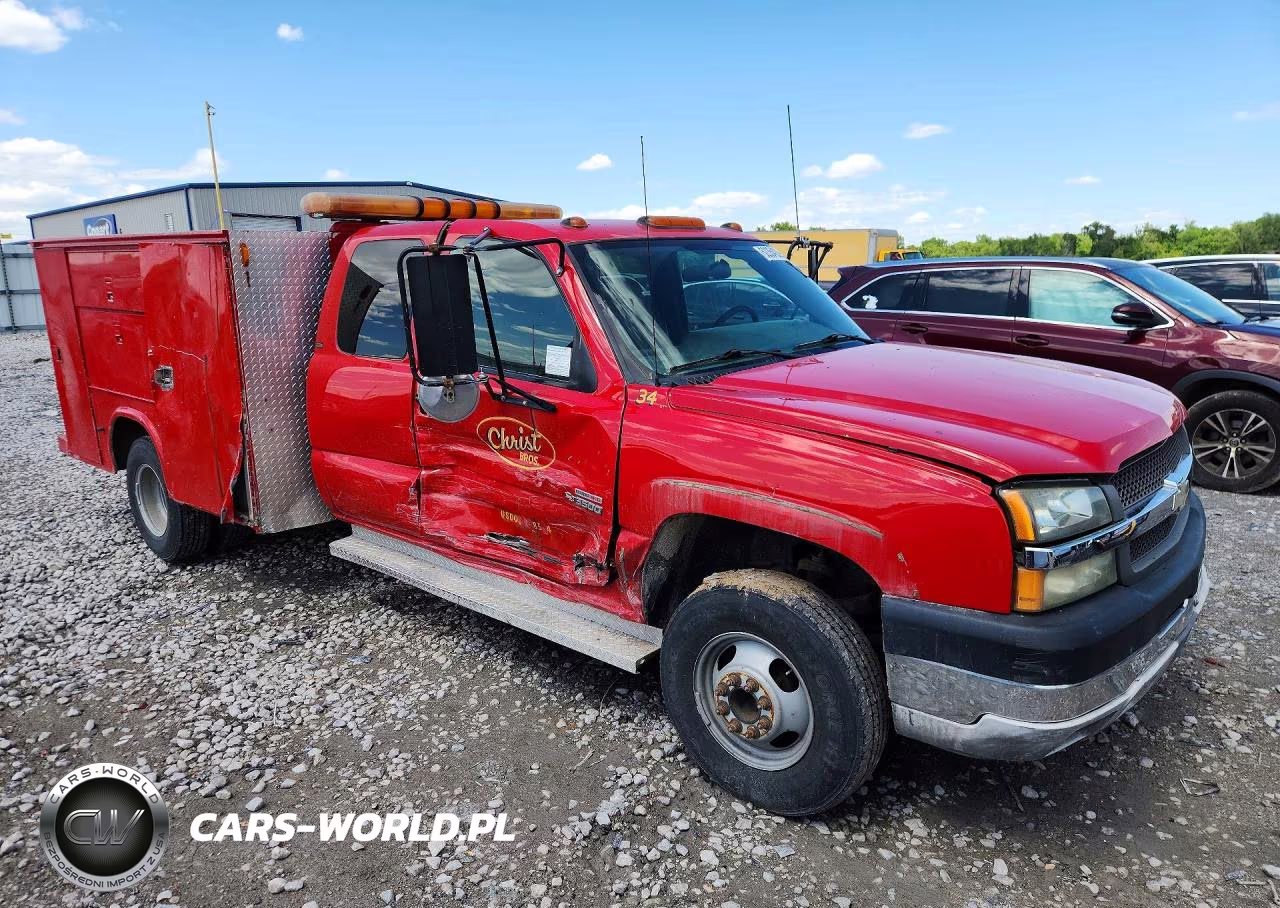 2004 Chevrolet Silverado C3500 VIN:1GBJC39224E271513 - 4