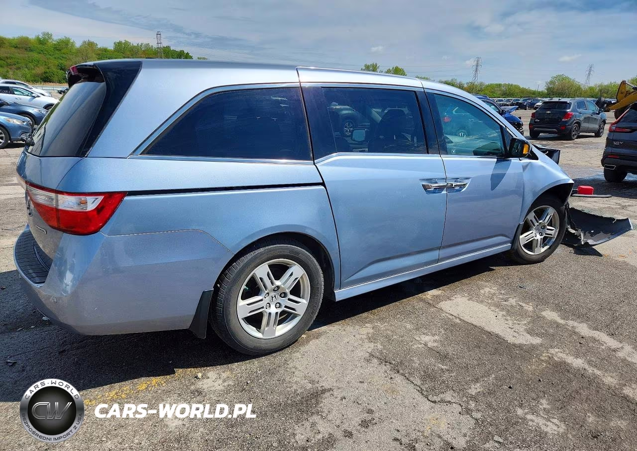 2012 Honda Odyssey Touring VIN:5FNRL5H98CB124537 - 3