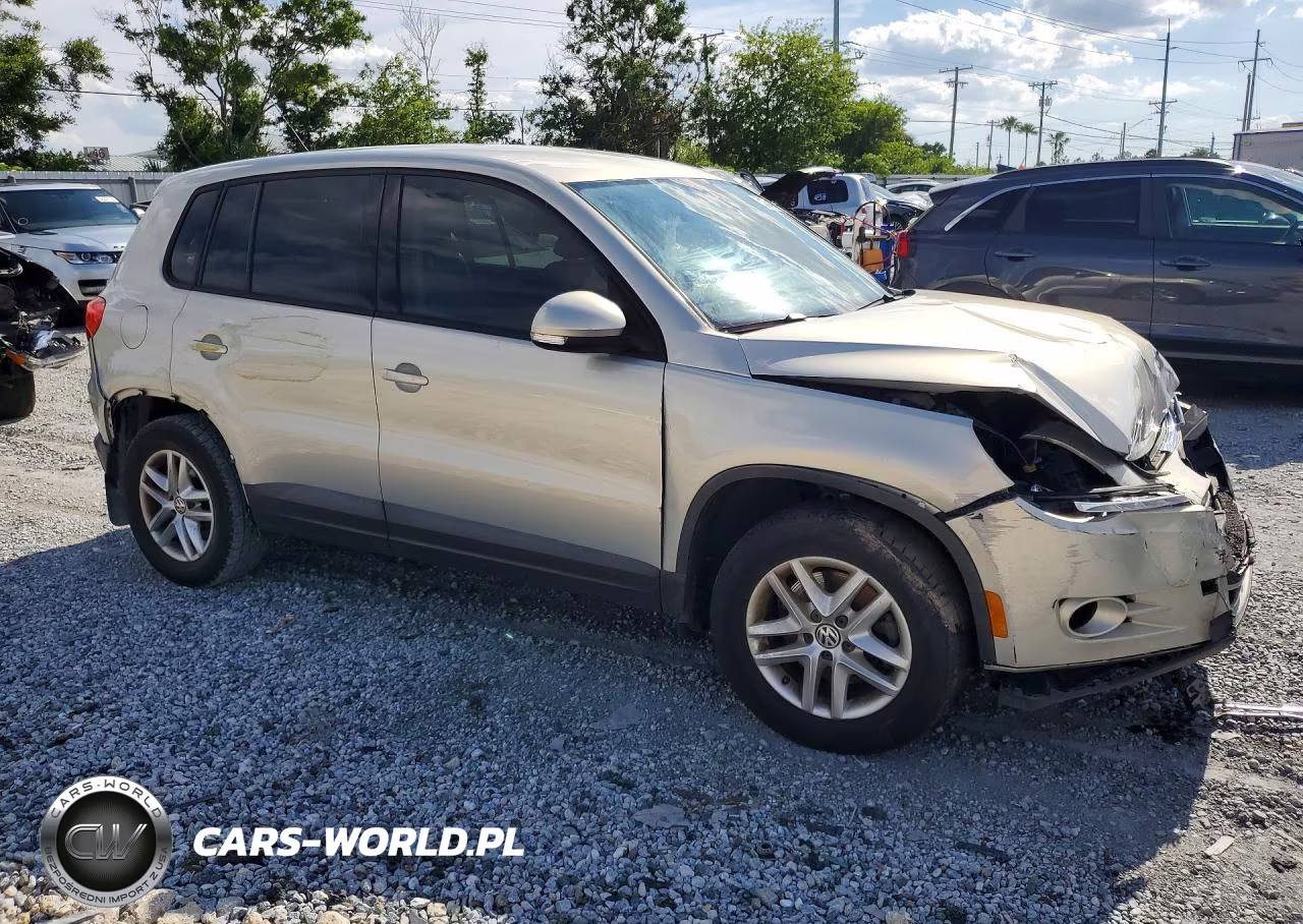 2011 Volkswagen Tiguan S VIN:WVGAV7AX5BW548727 - 4