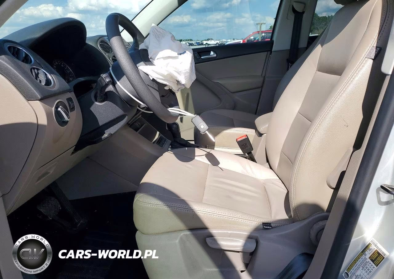 2011 Volkswagen Tiguan S VIN:WVGAV7AX5BW548727 - 7