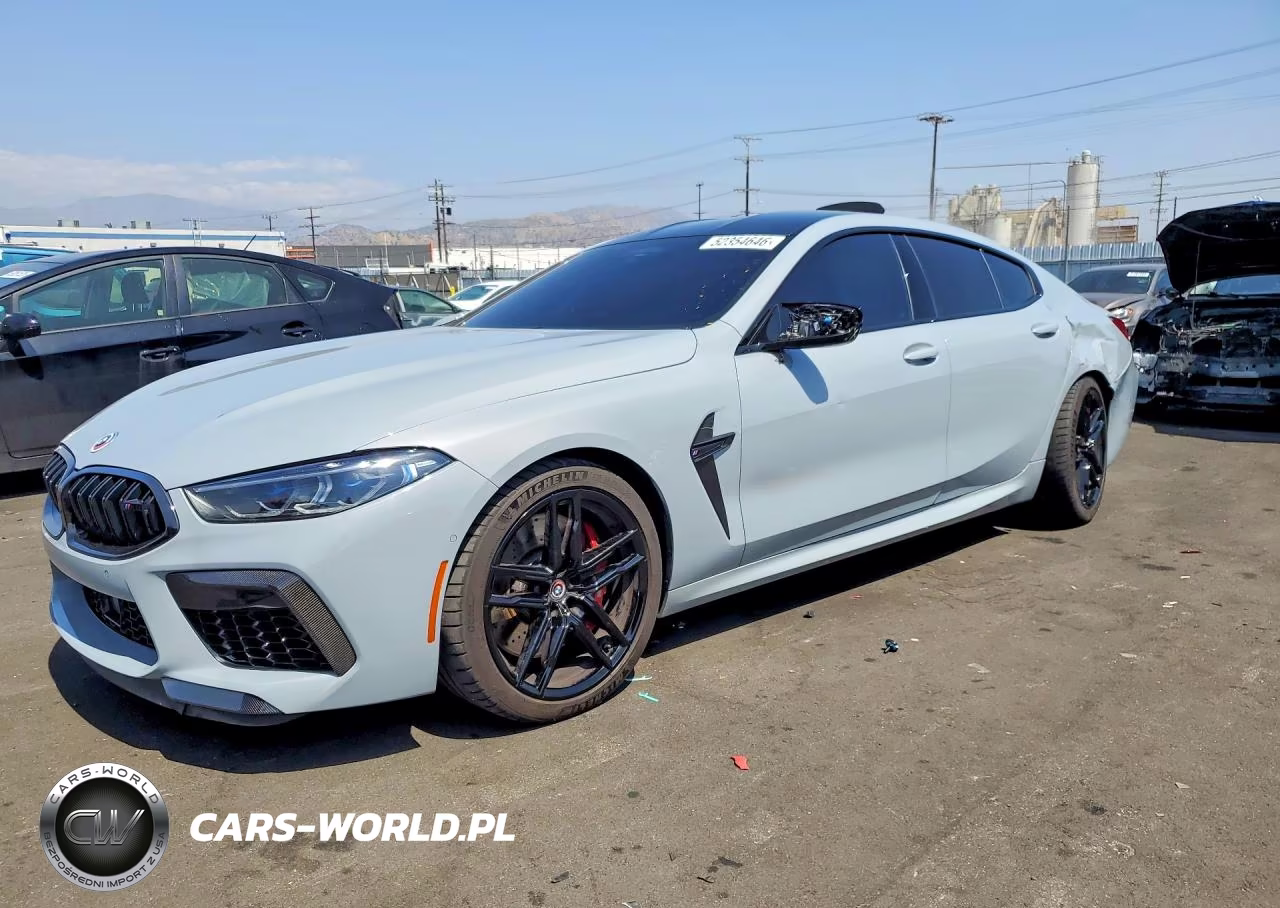 2023 BMW M8