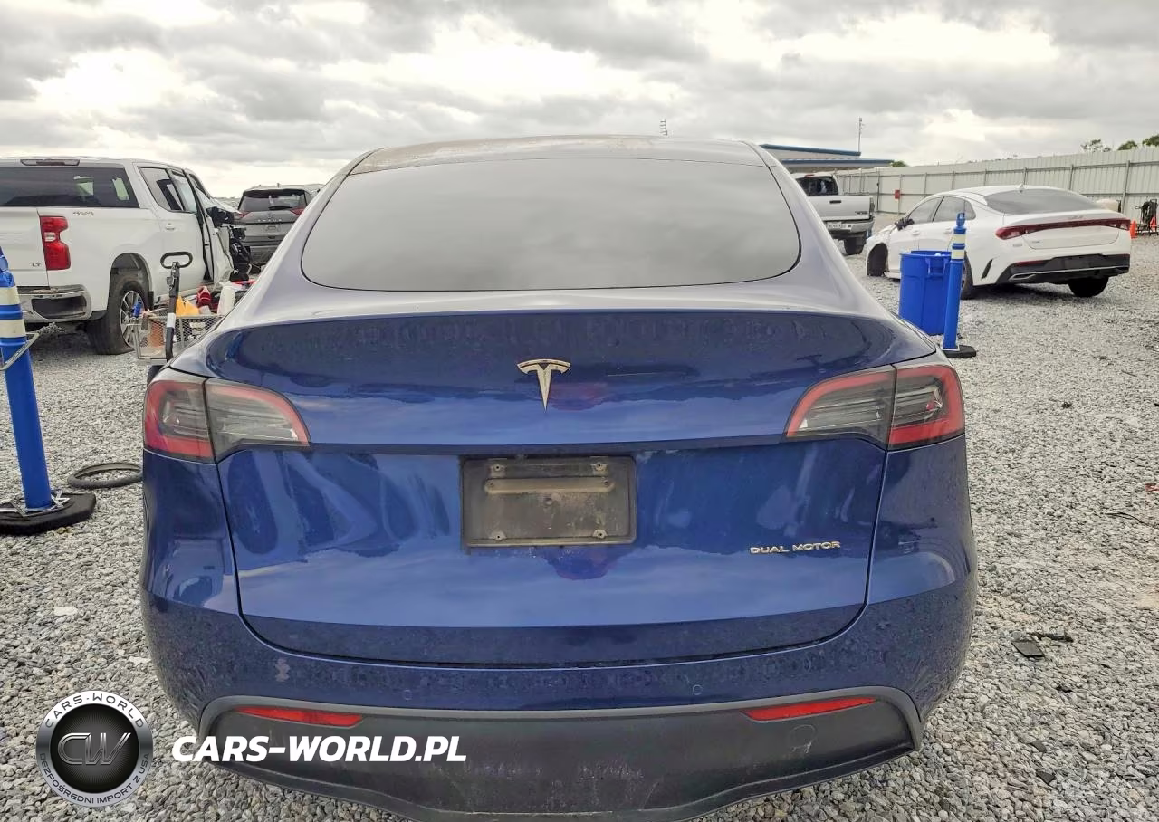 2022 Tesla Model Y VIN:7SAYGDEE3NF443510 - 6
