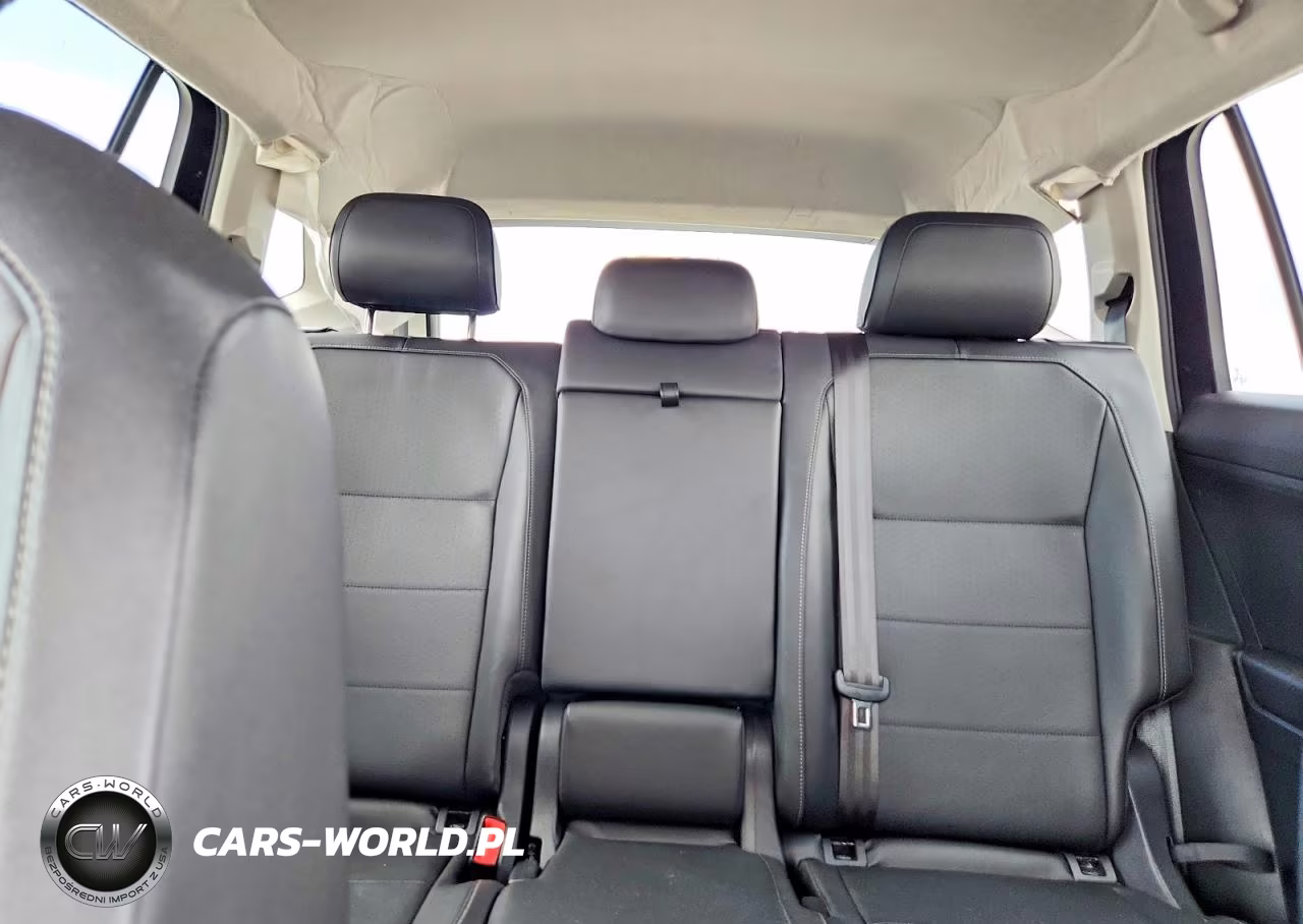2018 Volkswagen Tiguan Se VIN:3VV3B7AX4JM210161 - 10