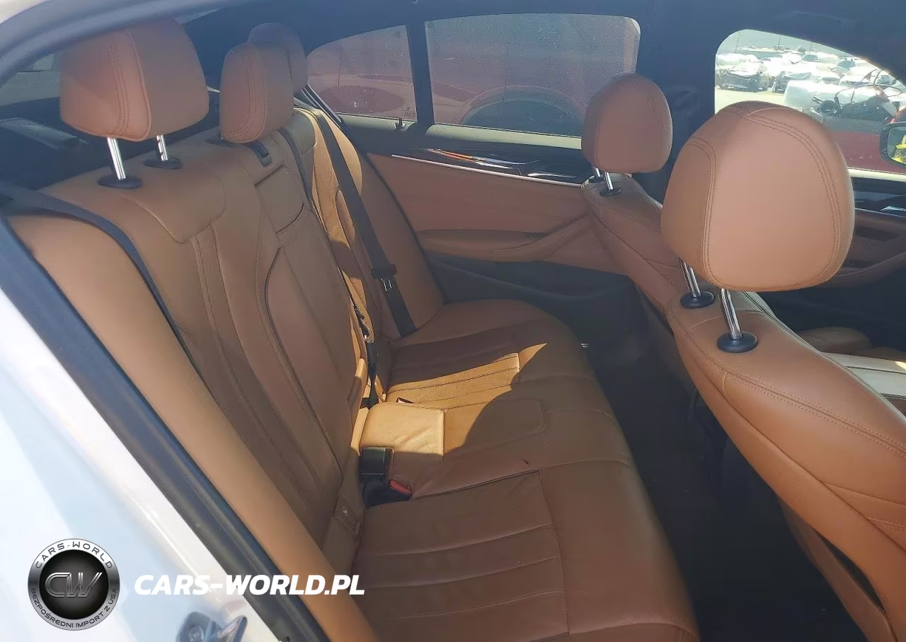 2019 BMW 530E VIN:WBAJA9C56KB399367 - 10