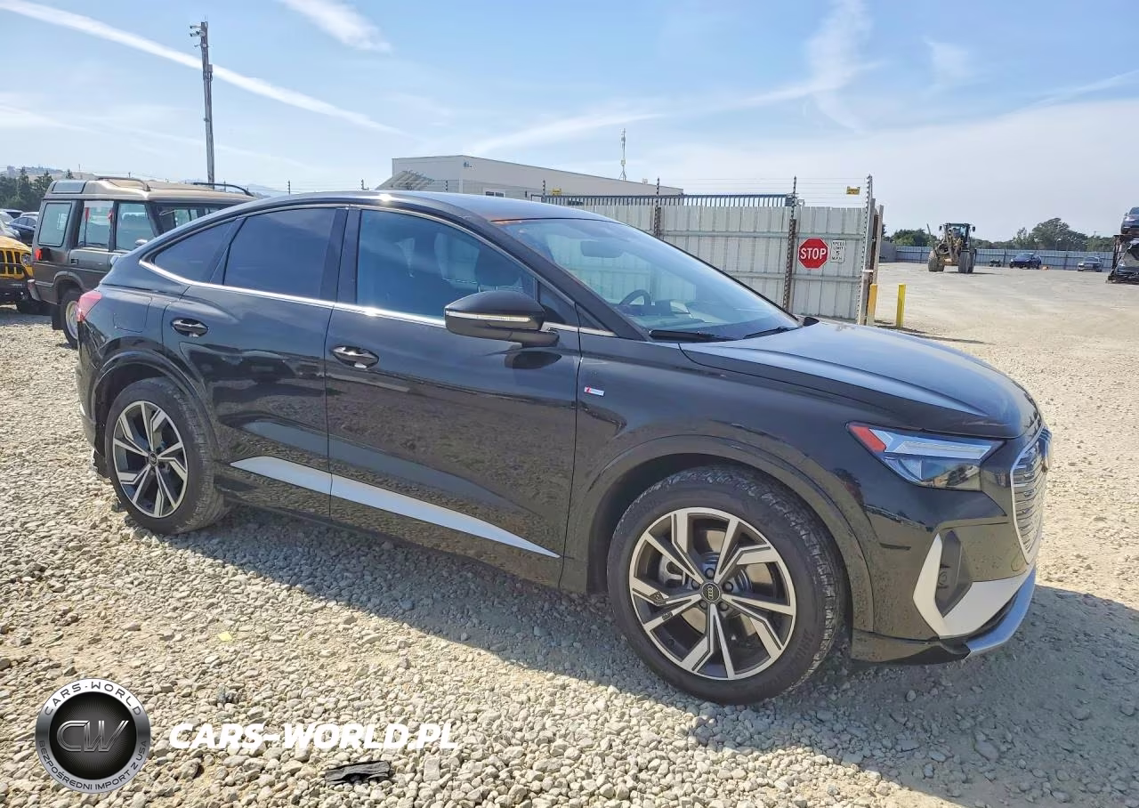 2025 Audi Q4 E-Tron Sportback Premium VIN:WA12UBFZ8SP032679 - 4