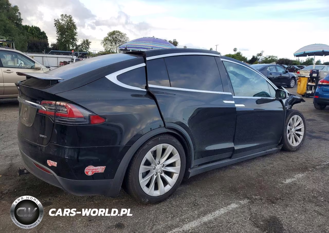 2018 Tesla Model X VIN:5YJXCDE28JF091951 - 3