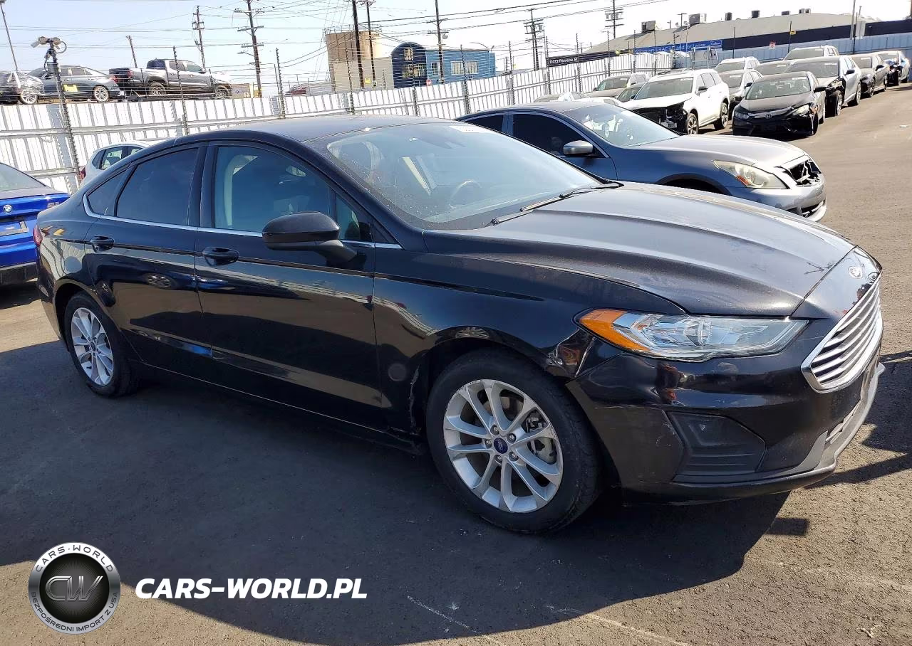 2020 Ford Fusion Se VIN:3FA6P0LUXLR199282 - 4