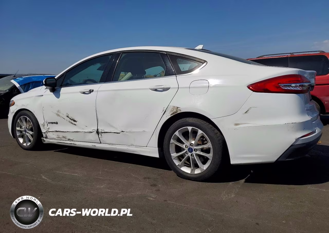 2019 Ford Fusion VIN:3FA6P0LU6KR261615 - 2