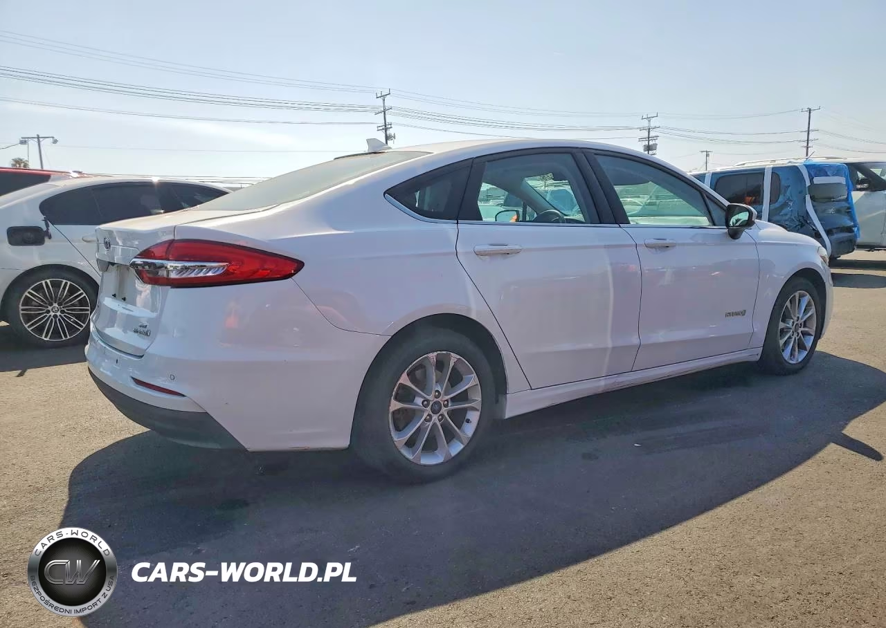 2019 Ford Fusion VIN:3FA6P0LU6KR261615 - 3