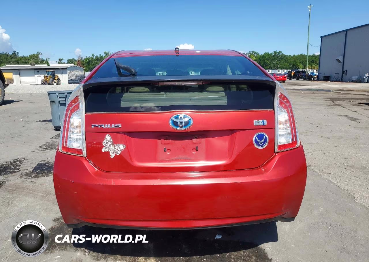 2013 Toyota Prius Two VIN:JTDKN3DU8D0340642 - 6