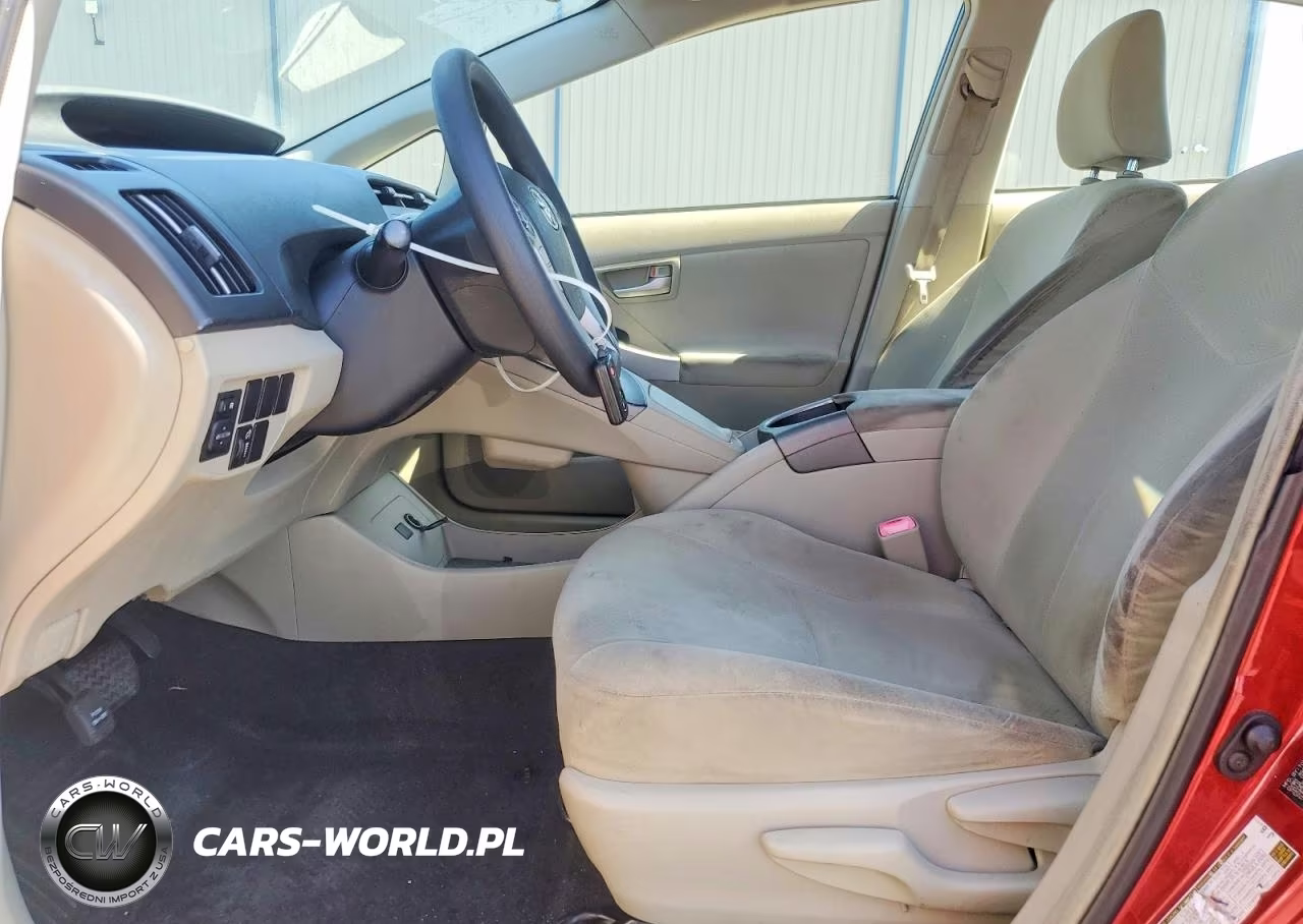 2013 Toyota Prius Two VIN:JTDKN3DU8D0340642 - 7