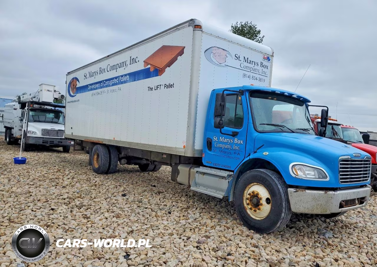 2011 Freightliner M2 106 Med - Box Truck