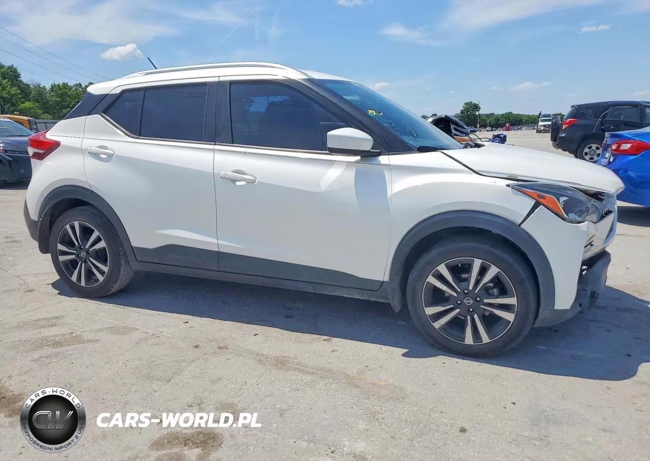 2018 Nissan Kicks Sv VIN:3N1CP5CU3JL538039 - 4