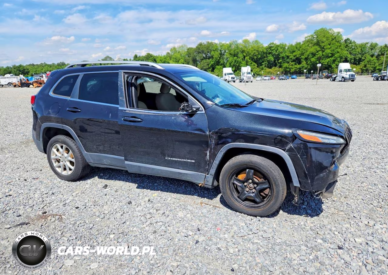 2016 Jeep Cherokee Latitude VIN:1C4PJLCB9GW208282 - 4