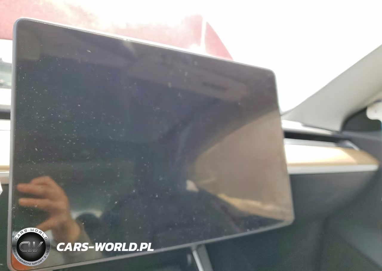 2018 Tesla Model 3 VIN:5YJ3E1EAXJF042930 - 9