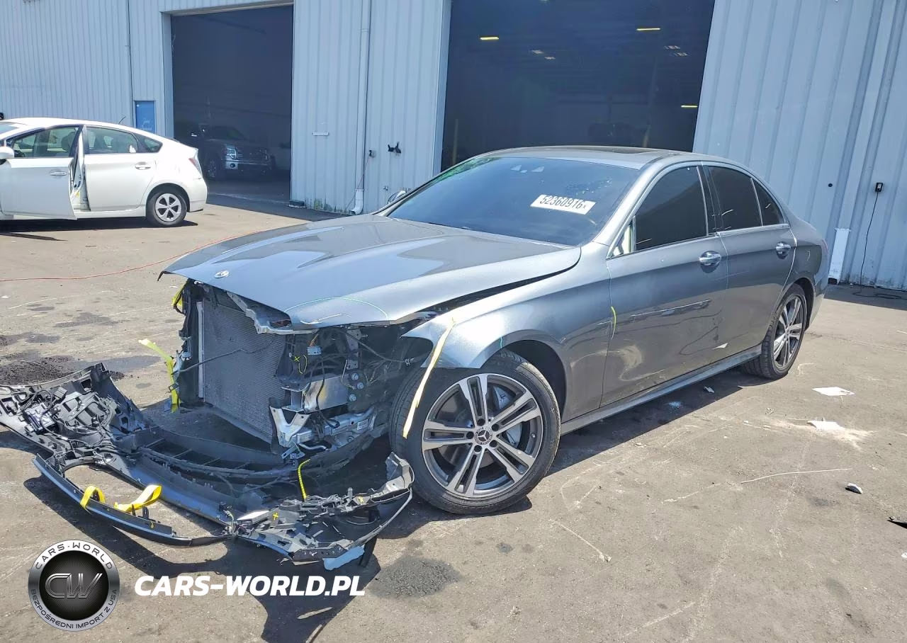 2022 Mercedes-Benz E 350 4Matic – zdjęcie 1 z 13