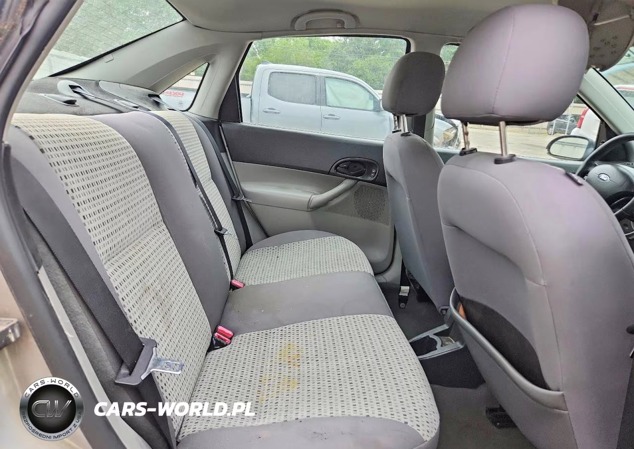 2007 Ford Focus Zx4 VIN:1FAHP34N57W202674 - 10
