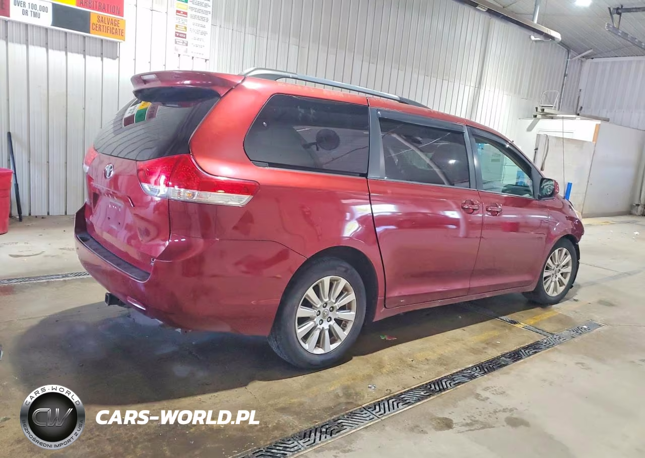 2012 Toyota Sienna Le VIN:5TDJK3DC4CS030186 - 3