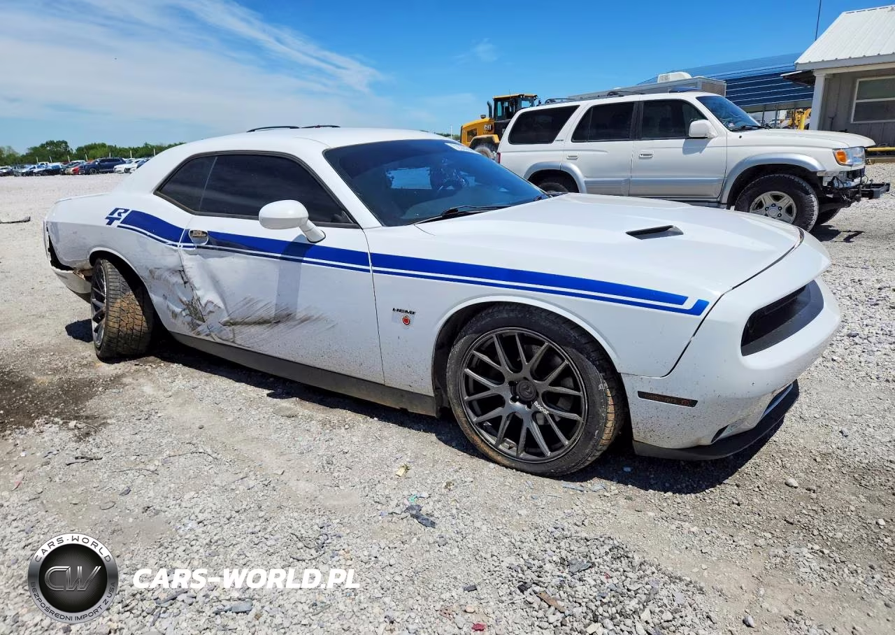 2015 Dodge Challenger Sxt VIN:2C3CDZAT8FH733680 - 4