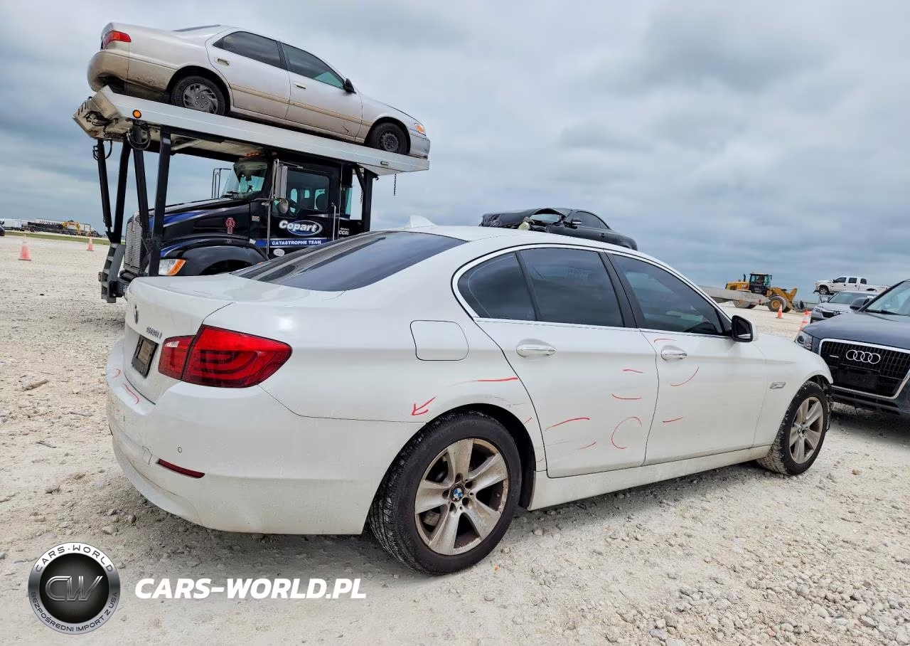 2013 BMW 528 I VIN:WBAXG5C5XDDY36621 - 3