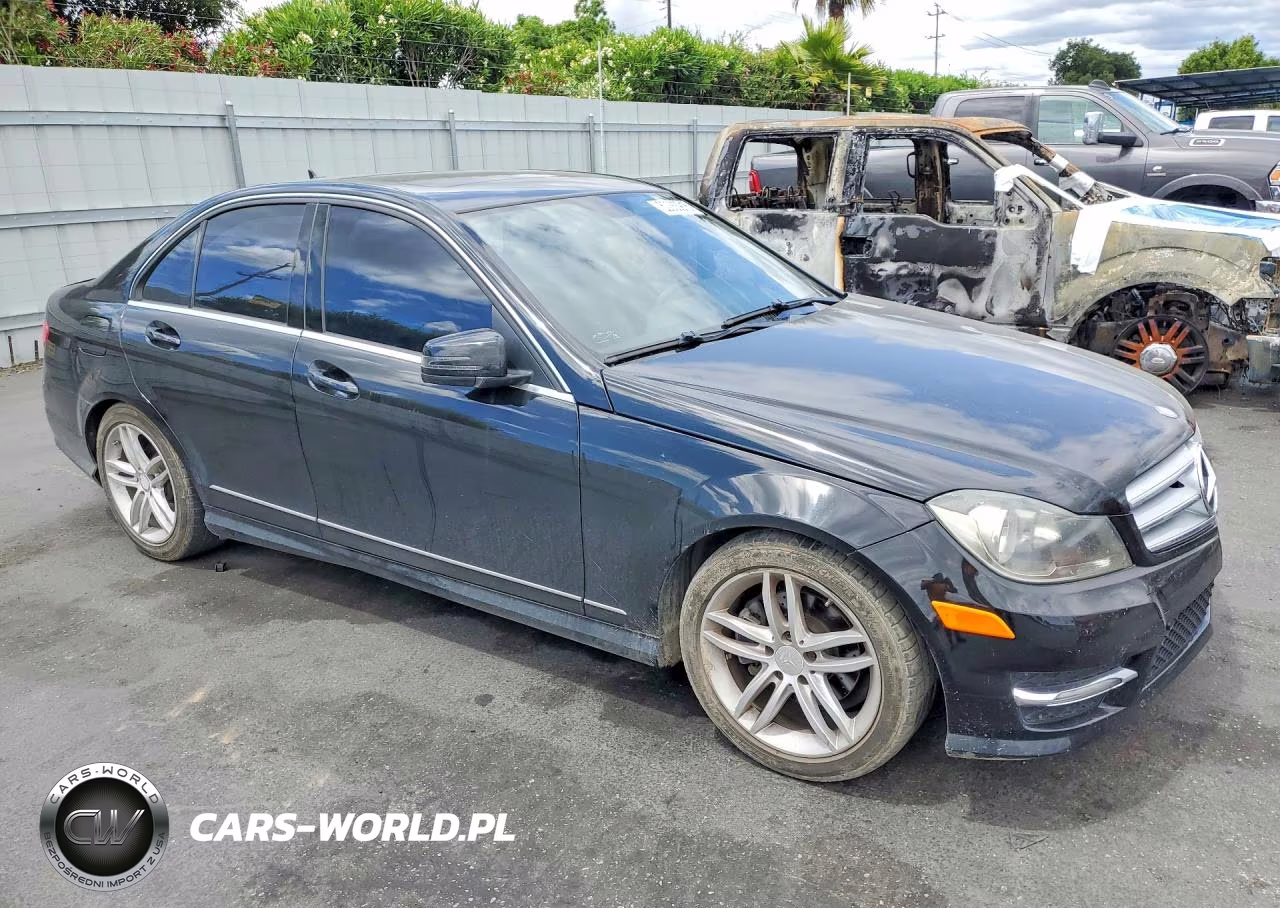 2013 Mercedes-Benz C 250 VIN:WDDGF4HB8DR269509 - 4