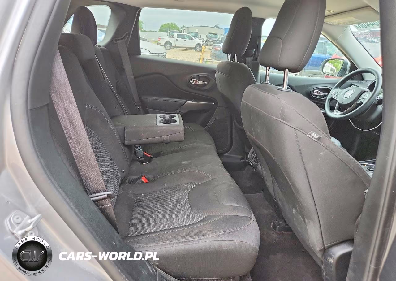 2019 Jeep Cherokee Latitude VIN:1C4PJLCB1KD205252 - 10